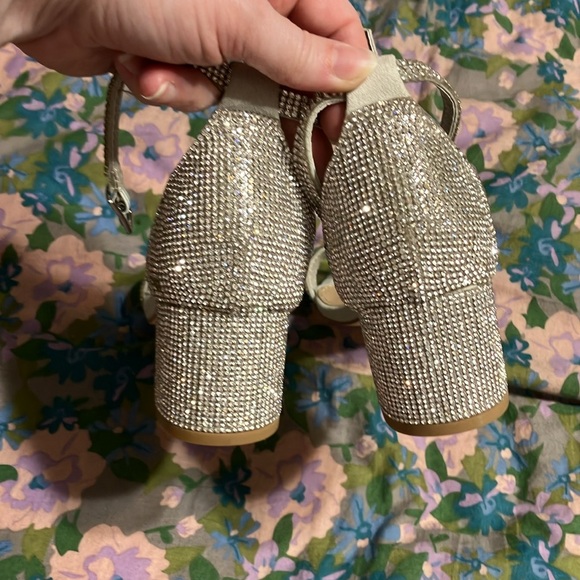 Sparkly low heel sandals - Picture 2 of 4